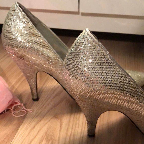 Heels - Picture 2 of 2